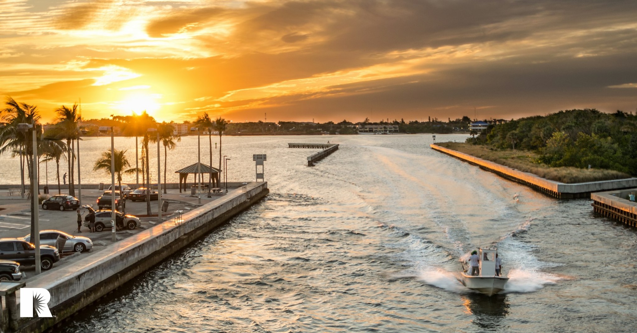 An image of a Florida harbor for a Florida insurance market blog post.